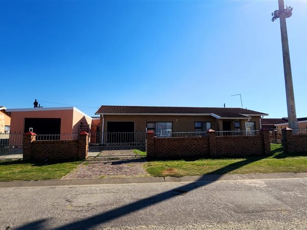 4 Bedroom House 4 Bedroom House
