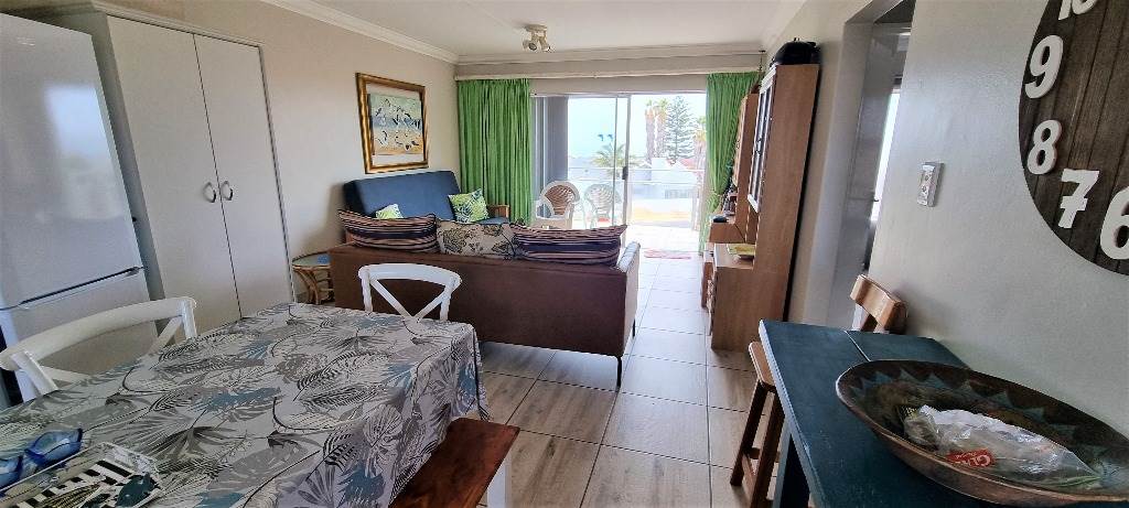 2 Bed Apartment in Hartenbos photo number 8