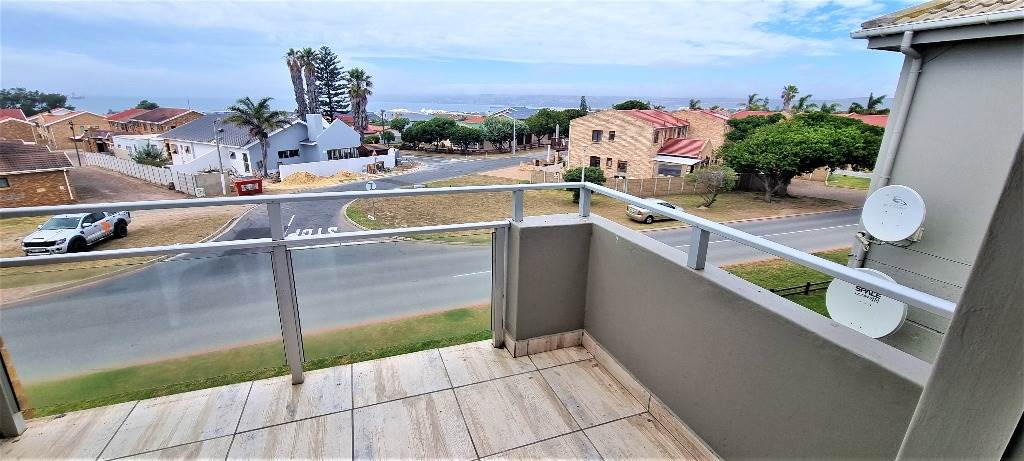 2 Bed Apartment in Hartenbos photo number 21