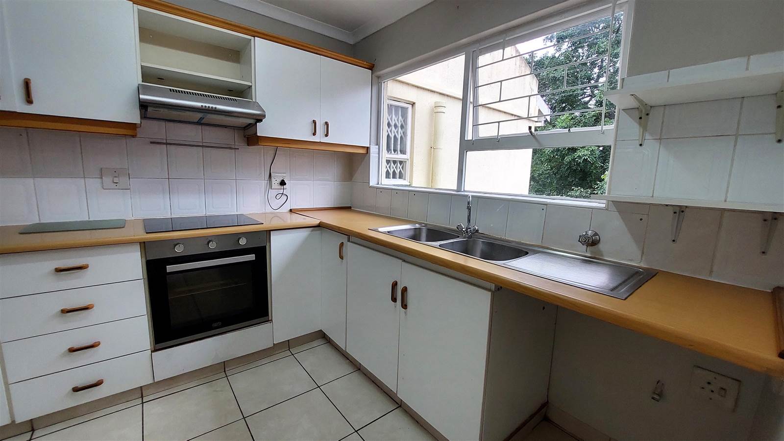 2 Bed Apartment in Mt Edgecombe photo number 10