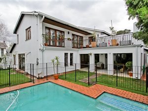 4 Bed Townhouse in Melrose North