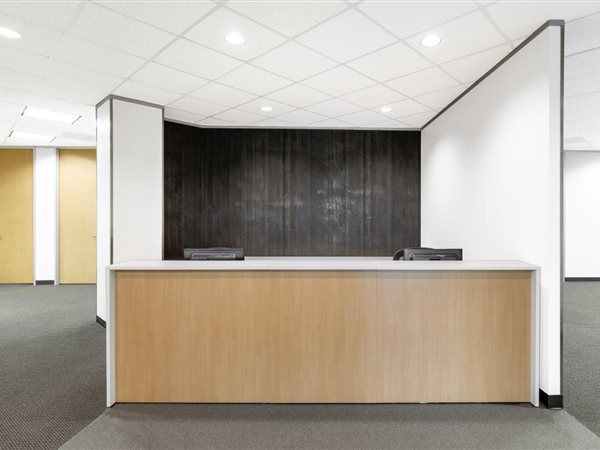 906  m² Office Space