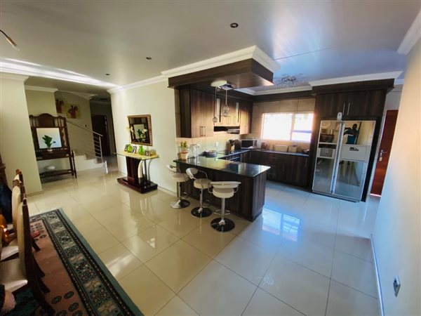 5 Bed House in Roberts Estate