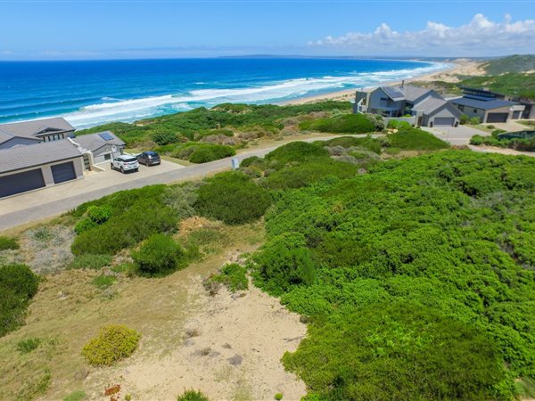 850 m² Land available in Dana Bay