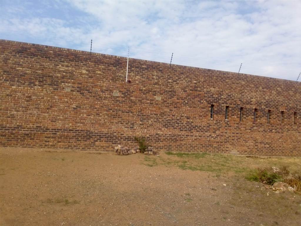 975 m² Land available in Vryburg photo number 3