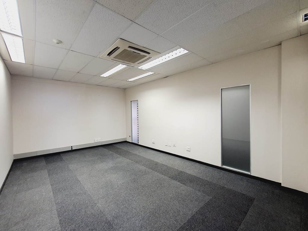 687  m² Commercial space in Halfway House photo number 28