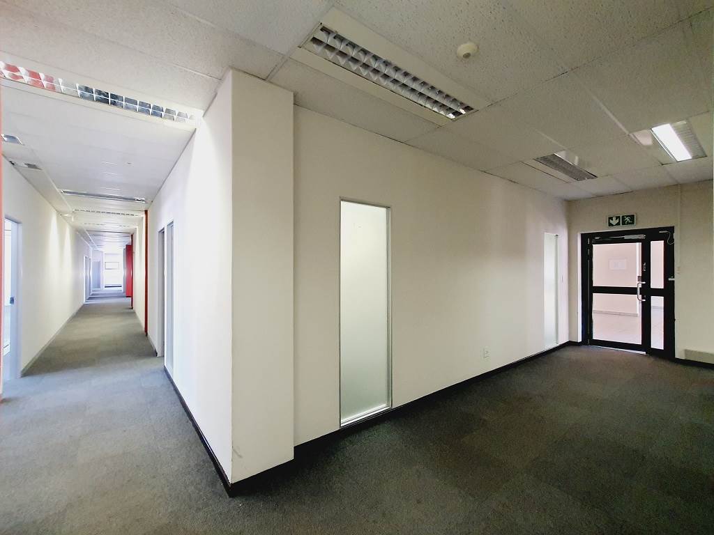 687  m² Commercial space in Halfway House photo number 18