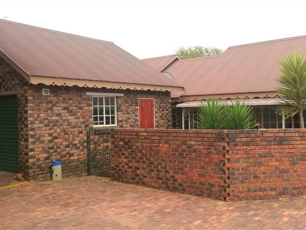 2 Bed House in Krugersdorp North