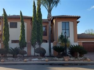 4 Bed House in Libradene