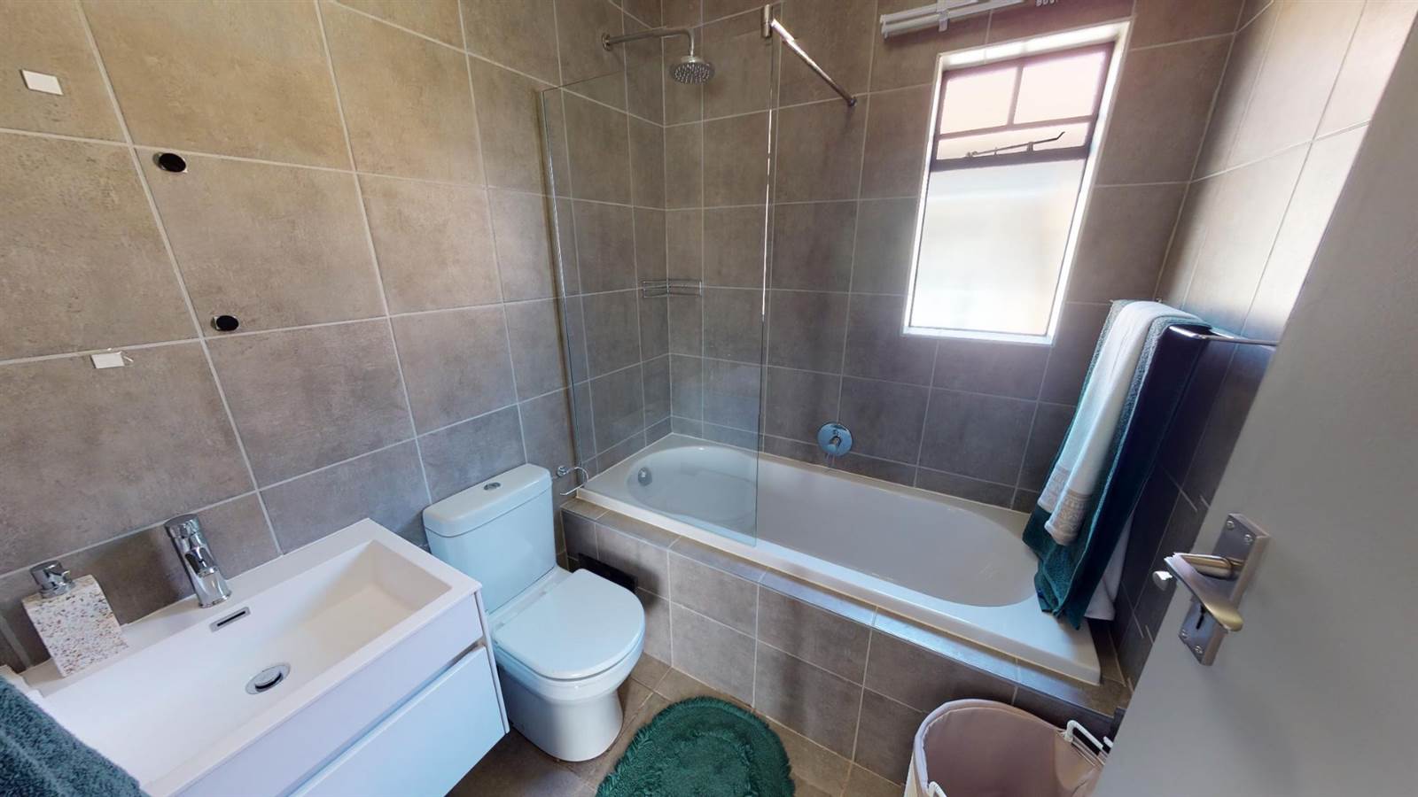 2 Bed Apartment in Atteridgeville photo number 4