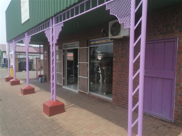 829  m² Commercial space in Newcastle Central