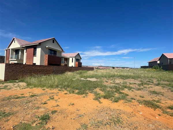 826 m² Land 826 m² Land
