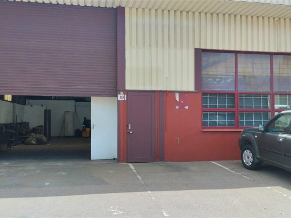 207  m² Industrial space