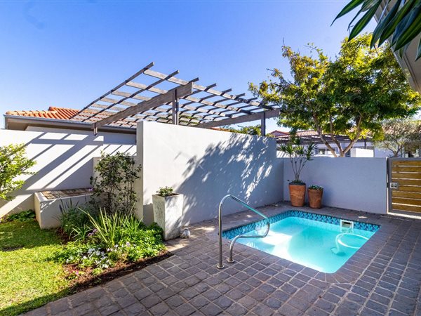 3 Bedroom Townhouse 3 Bedroom Townhouse