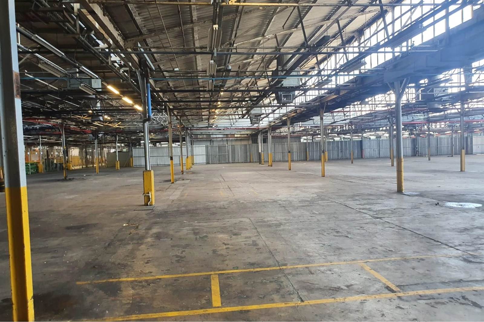 5000  m² Industrial space in Sidwell photo number 1
