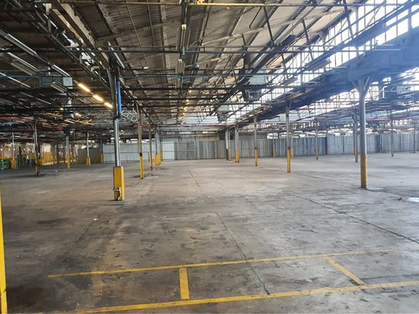 5 000  m² Industrial space