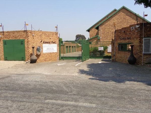 4 Bed Townhouse in Kempton Park Central