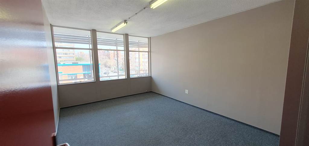 100  m² Commercial space in Sunnyside photo number 14