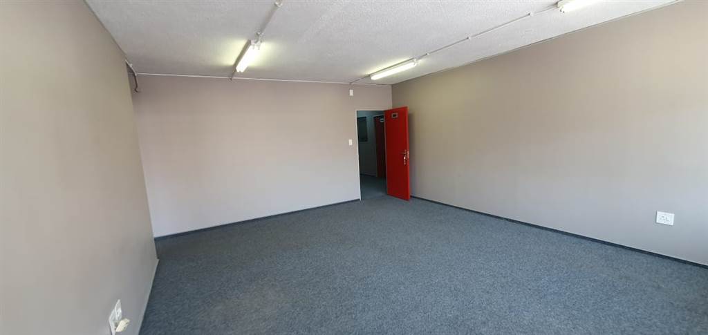 100  m² Commercial space in Sunnyside photo number 12