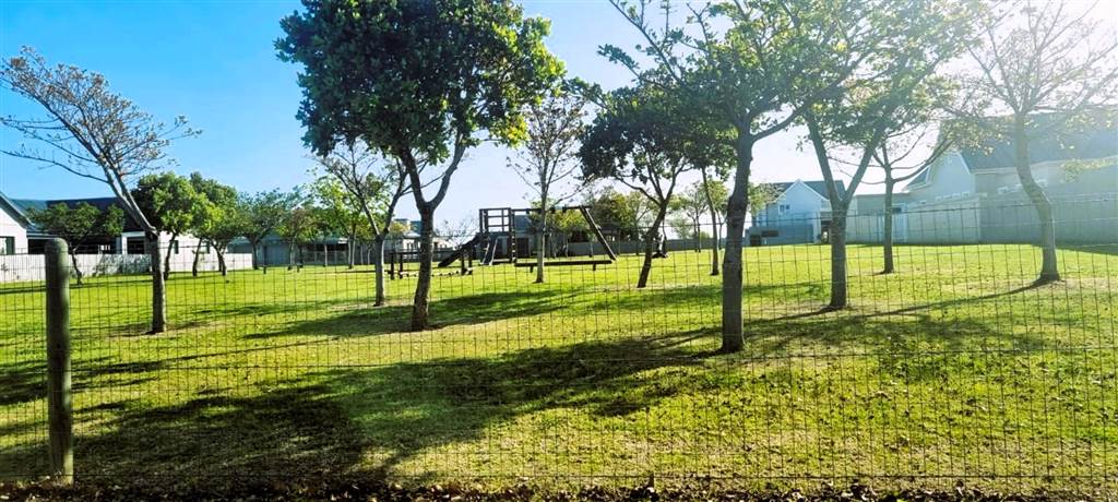 820 m² Land available in Kingswood Golf Estate photo number 4