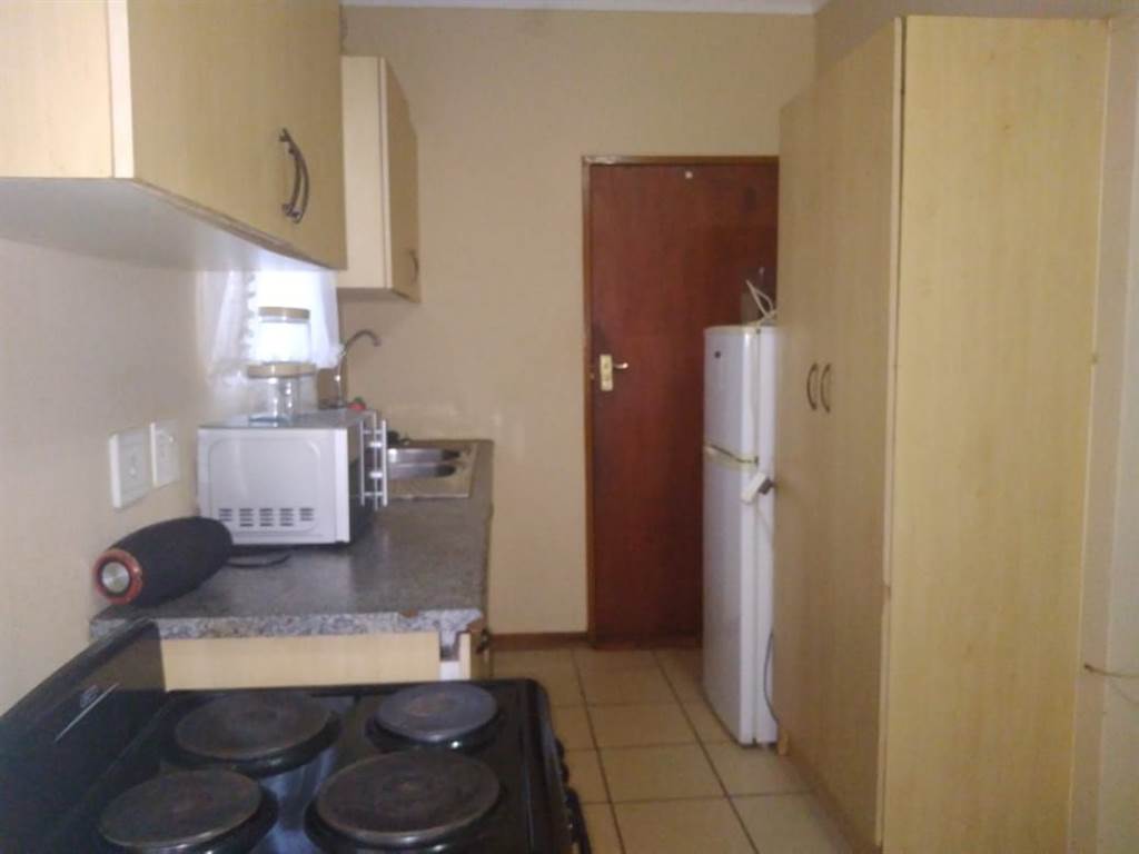 2 Bed House in Ikageng photo number 7