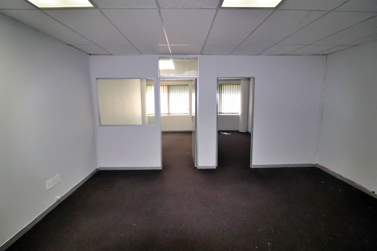 2000  m² Office Space in Bedford Gardens photo number 23