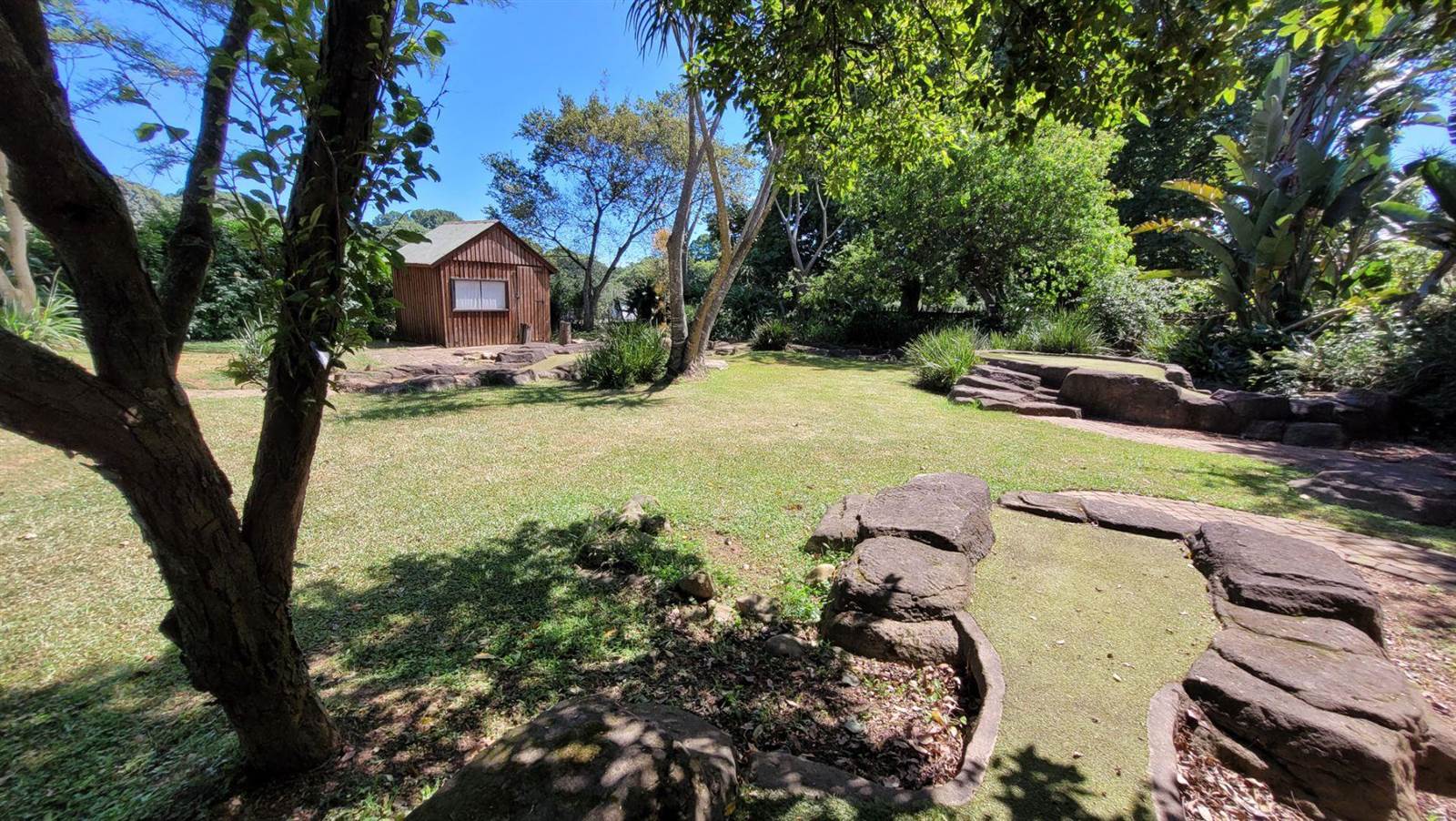 670  m² Commercial space in Kloof photo number 19
