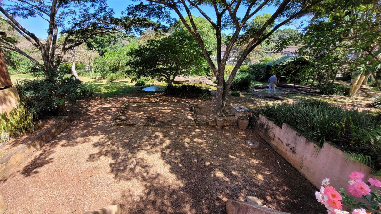 670  m² Commercial space in Kloof photo number 16