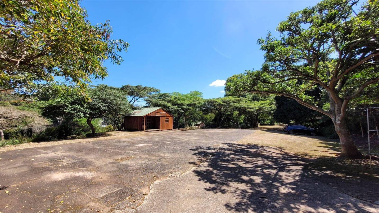 670  m² Commercial space in Kloof photo number 23