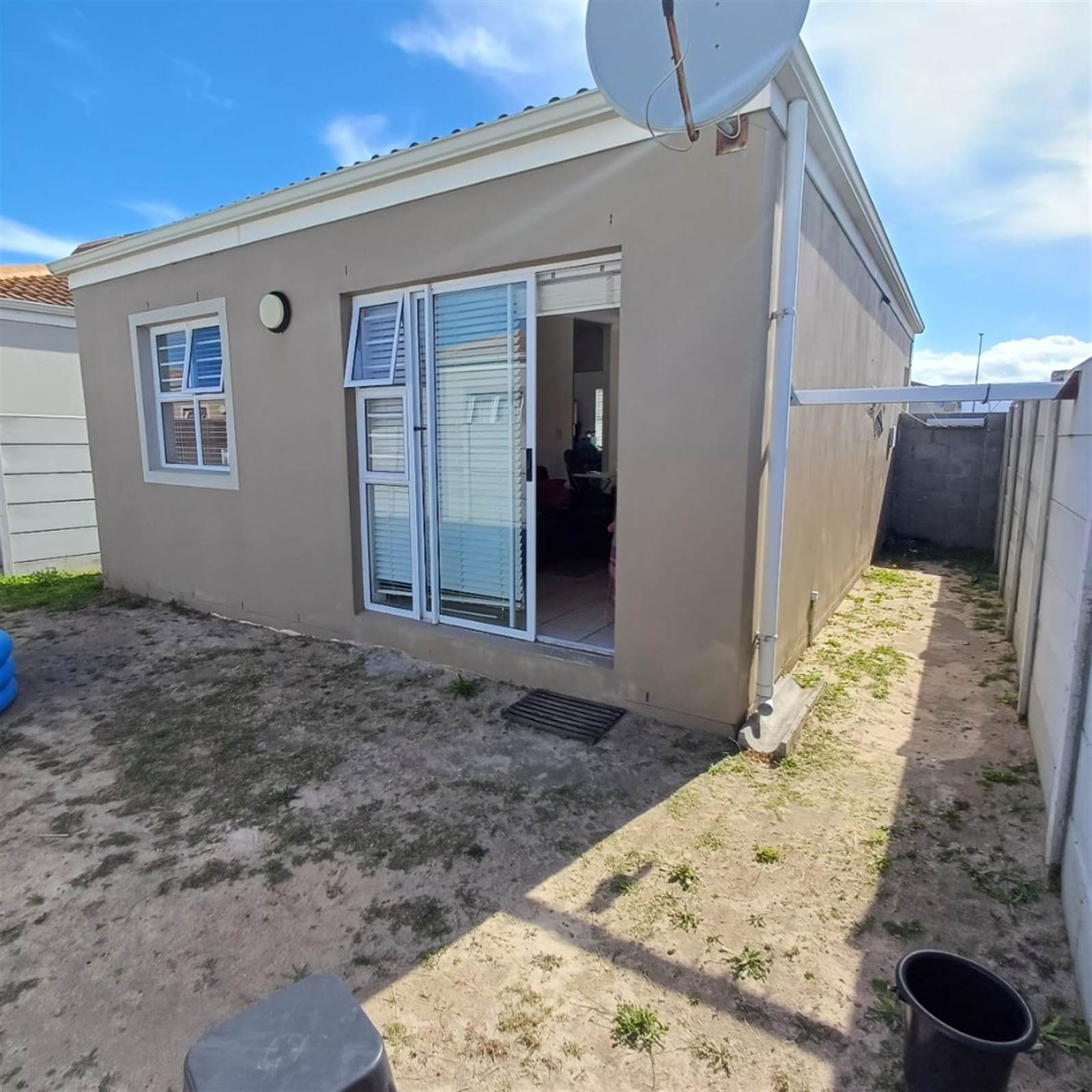 2 Bed House in Strandfontein photo number 7