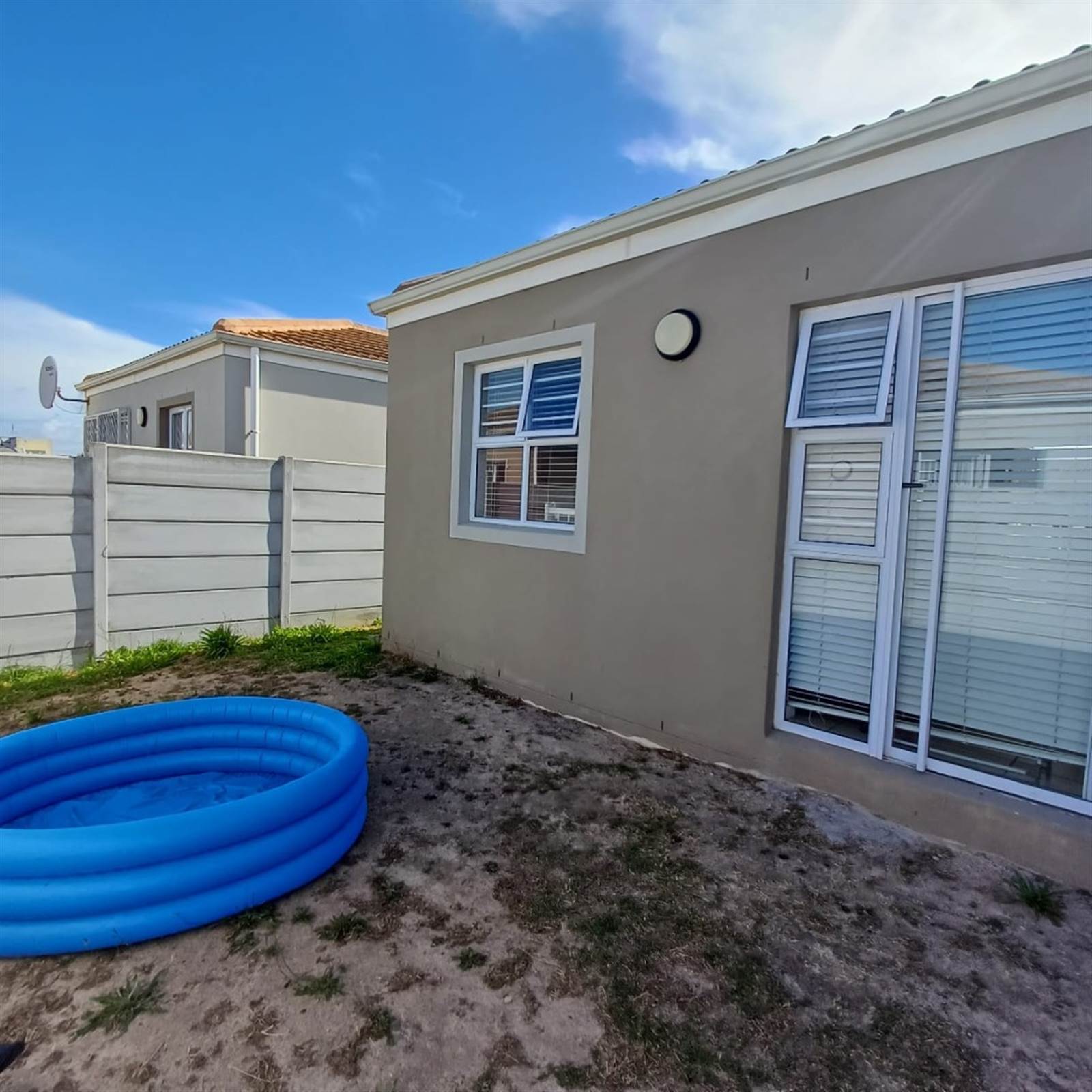 2 Bed House in Strandfontein photo number 8