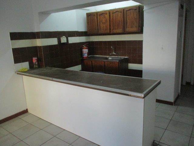 0.5 Bed Flat in Durban CBD photo number 7