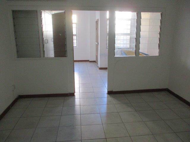 0.5 Bed Flat in Durban CBD photo number 2
