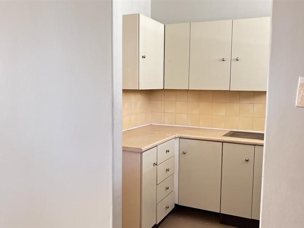 1 Bedroom Flat 1 Bedroom Flat