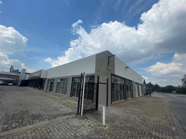 475  m² Commercial space in Beyers Park