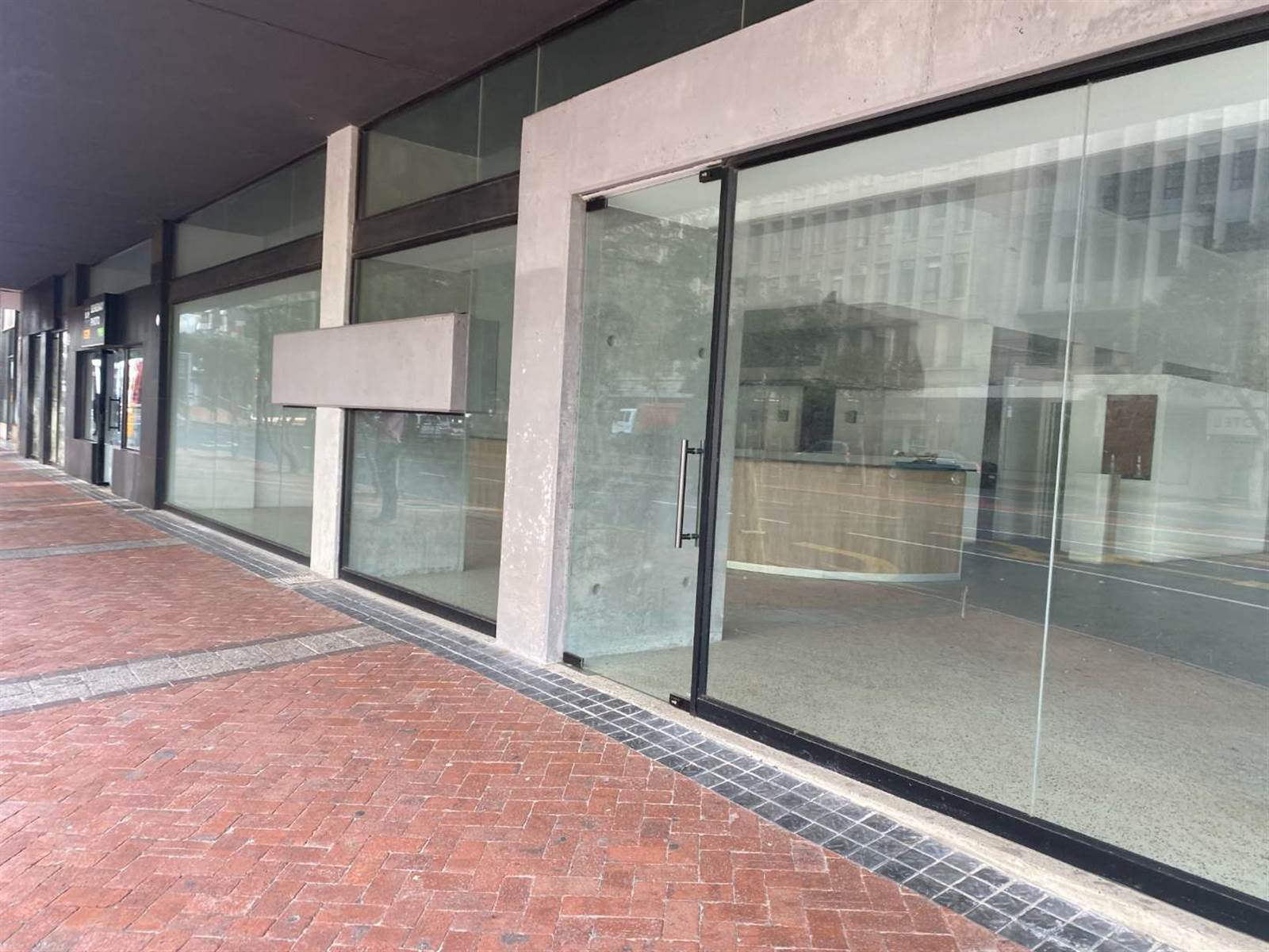 216  m² Retail Space in Cape Town City Centre photo number 3