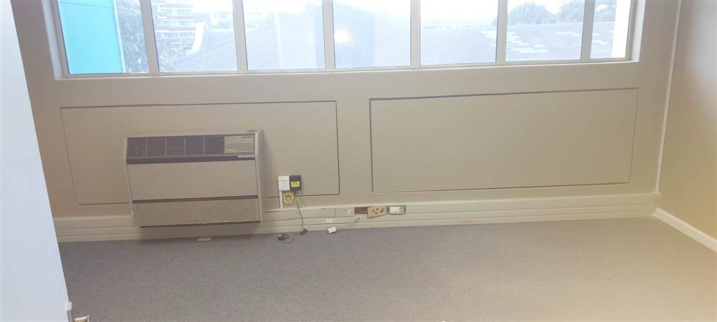 180  m² Office Space in Newton Park photo number 2