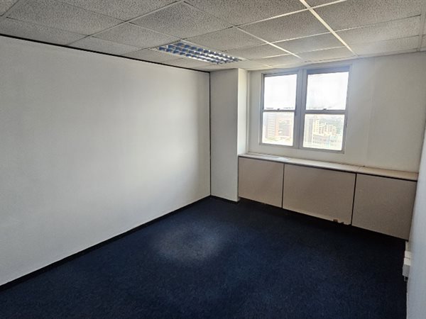 264  m² Office Space