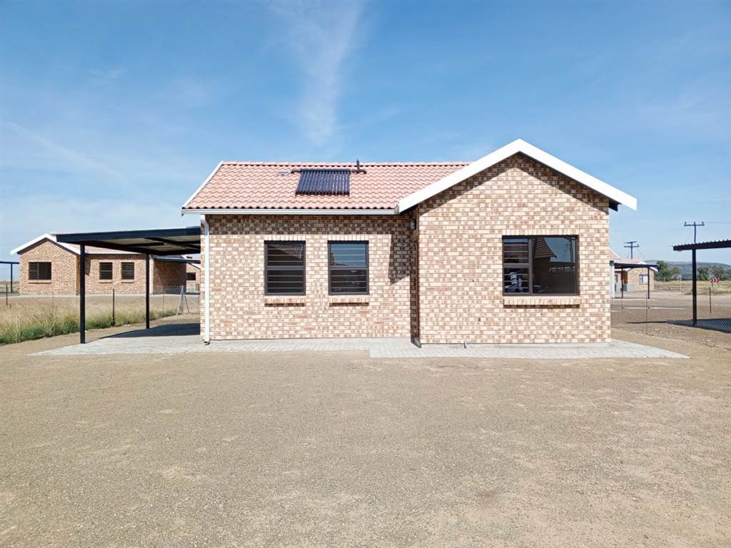 2 Bed House in Bloemfontein photo number 3
