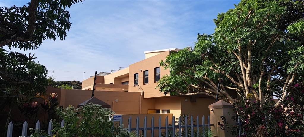 1600  m² Office Space in Kloof photo number 10