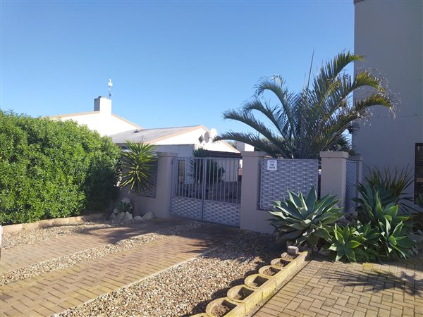 Bachelor apartment in Myburgh Park