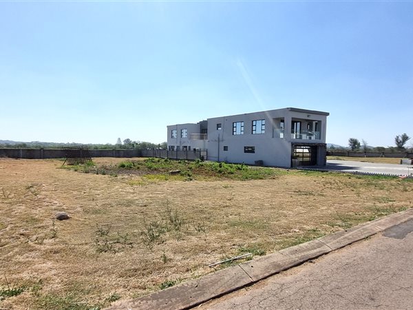 880 m² Land available in Brits Central