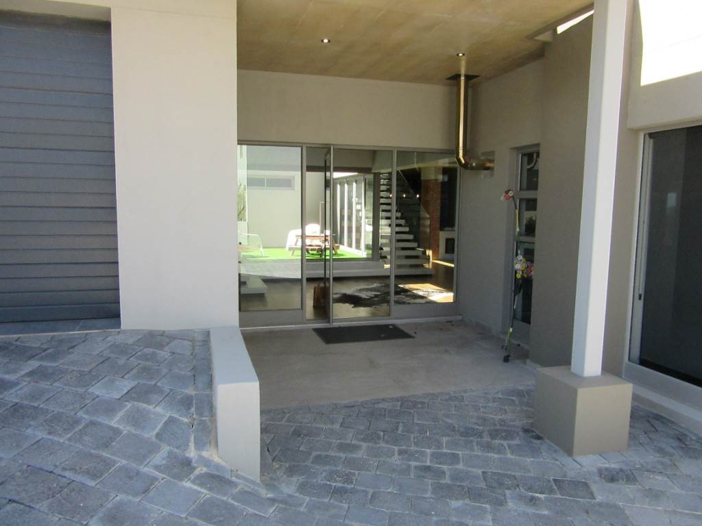 4 Bed House in Oubaai and surrounds photo number 6