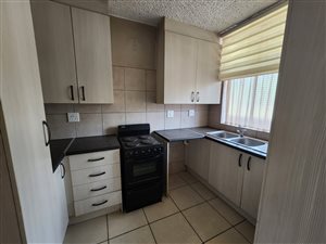 3 Bed Flat in Sinoville