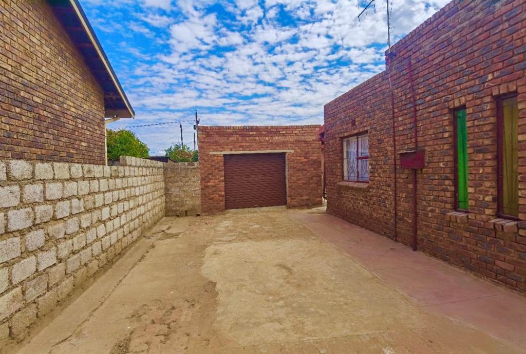 3 Bed House in Temba photo number 4
