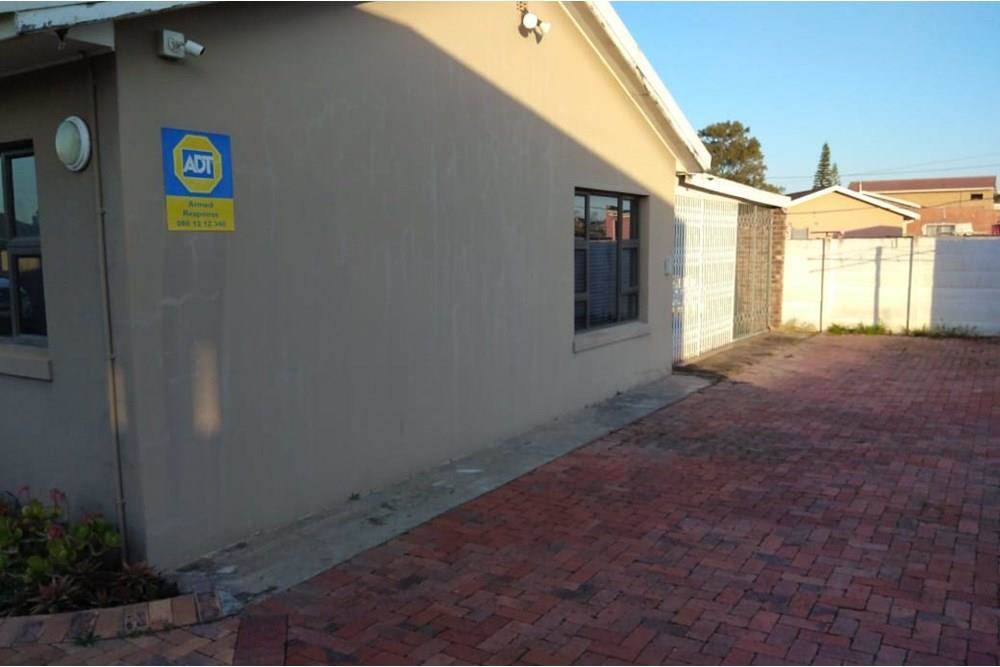 3 Bed House in Pacaltsdorp photo number 4