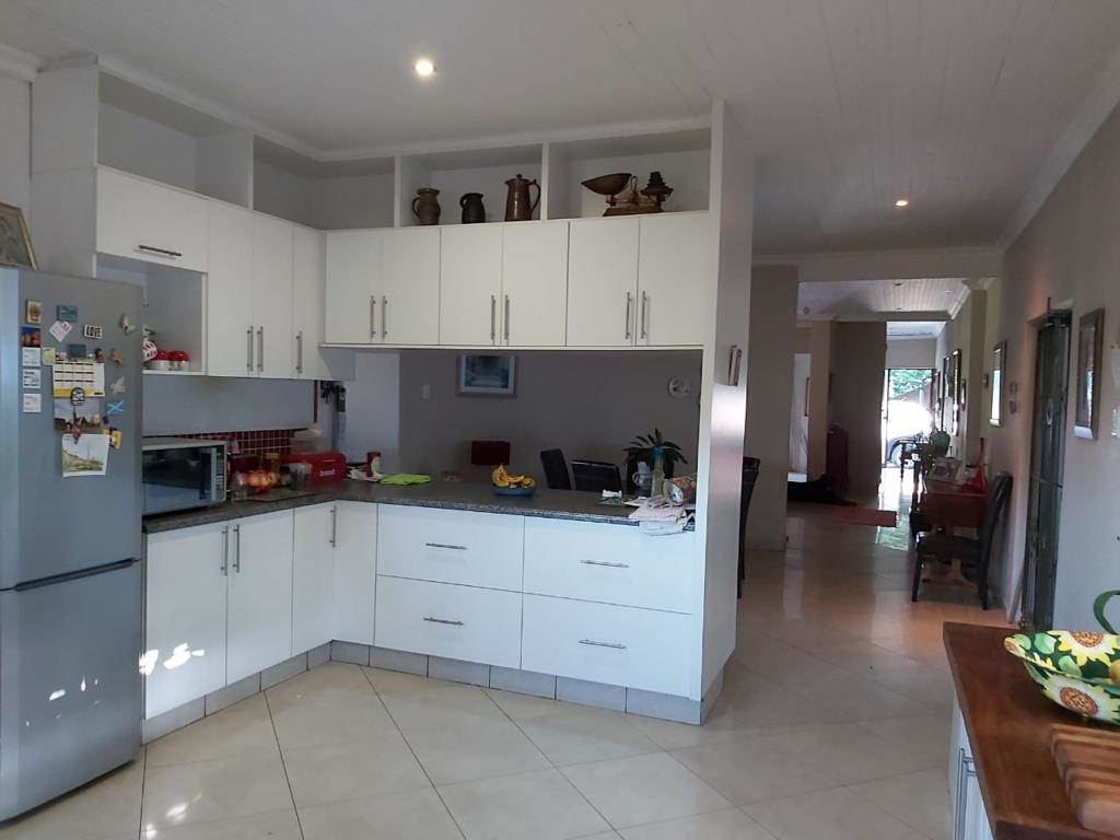 5 Bed House in Tugela Mouth photo number 13