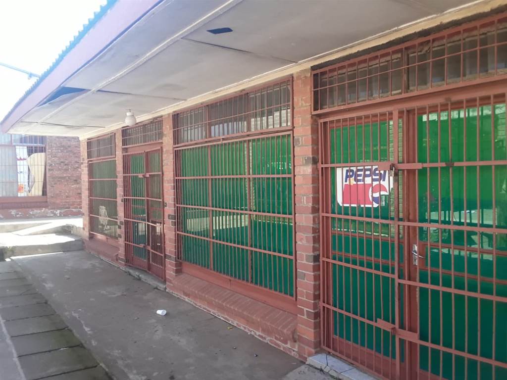 5857  m² Commercial space in Osizweni photo number 18
