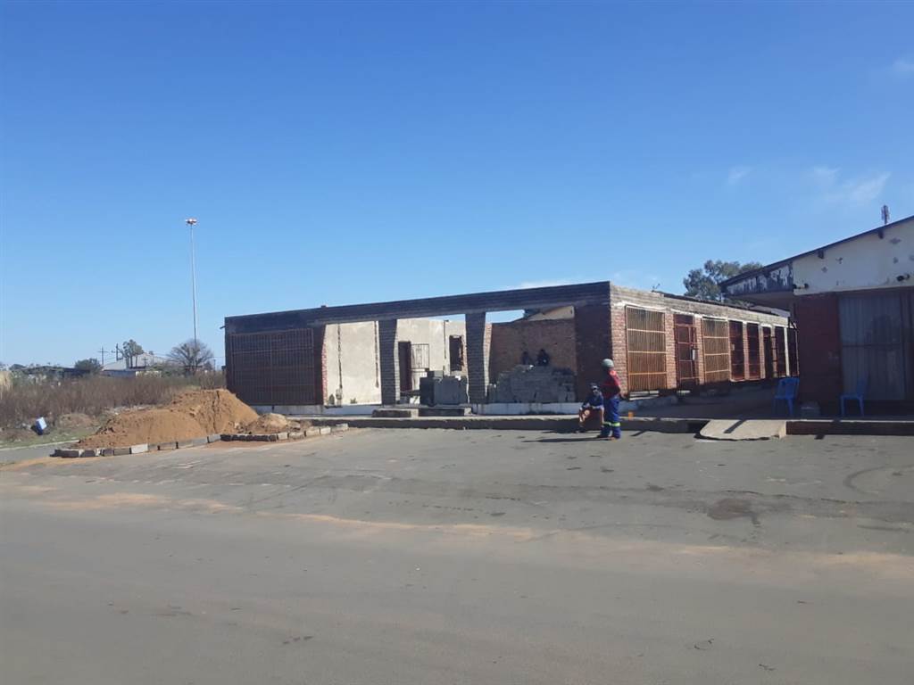 5857  m² Commercial space in Osizweni photo number 11