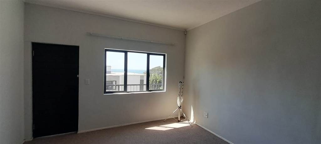 3 Bed Apartment in Doonside photo number 4